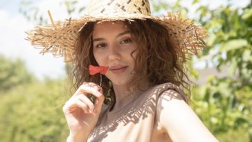 Instant ways to be more charming and Becoming More Attractive