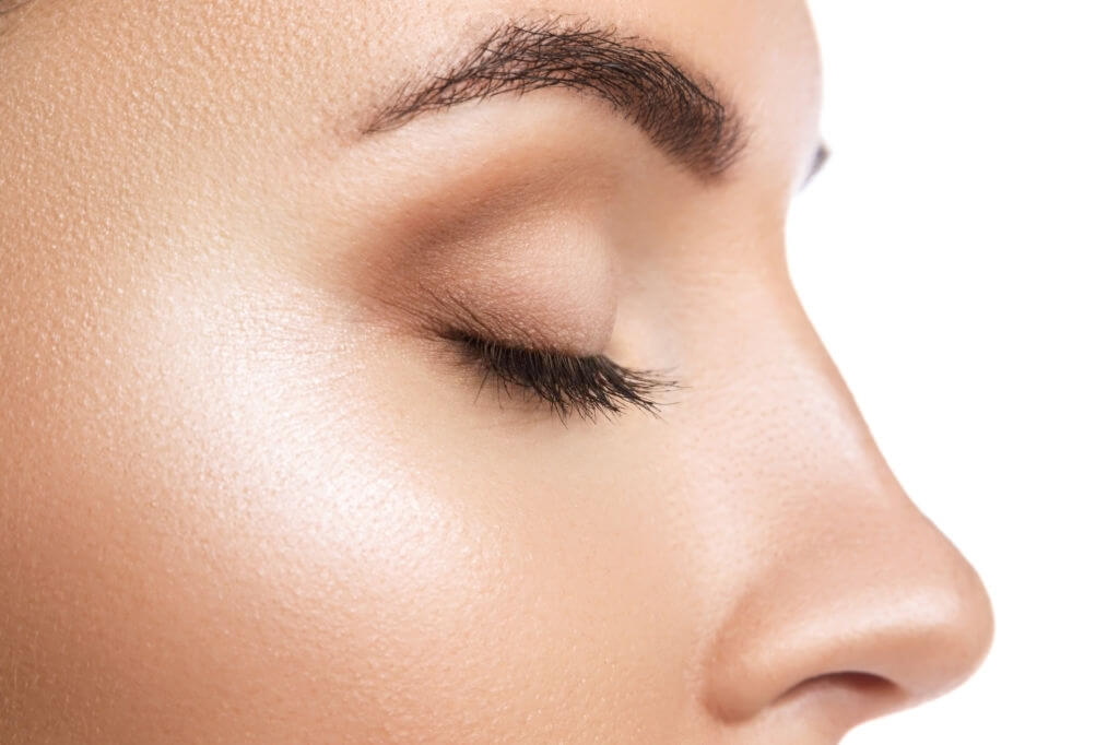 fill your eyebrow to be more charming and attractive