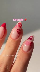 kiss print nails