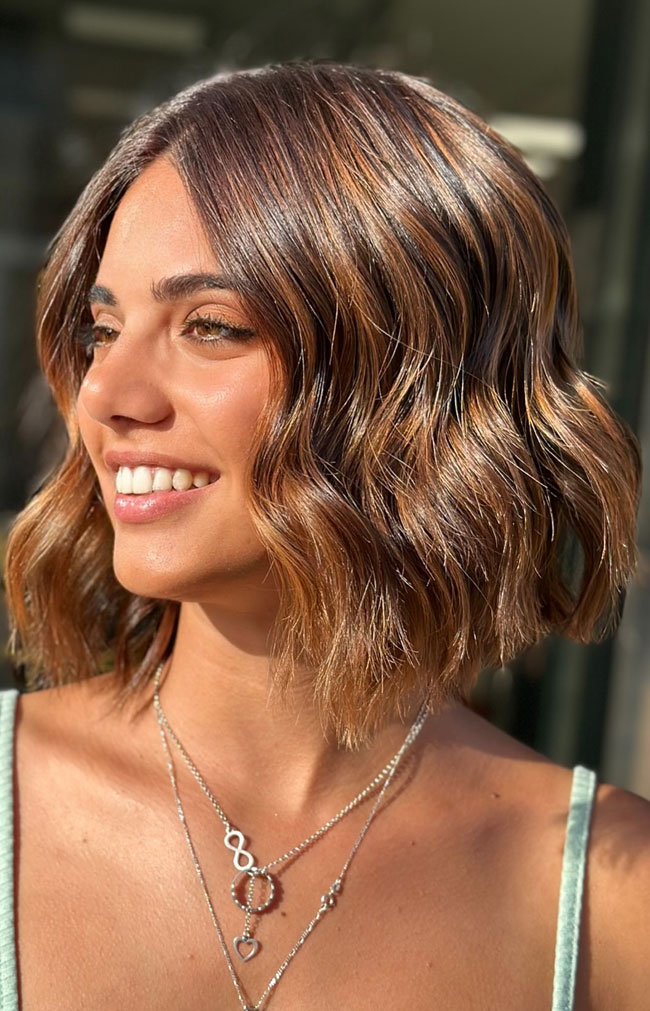 Wavy Lob with Caramel Streaks