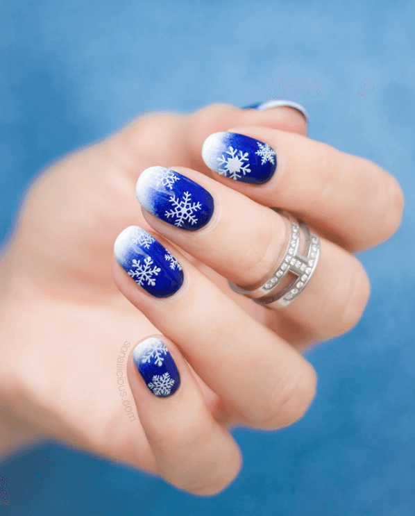 blue and white nails