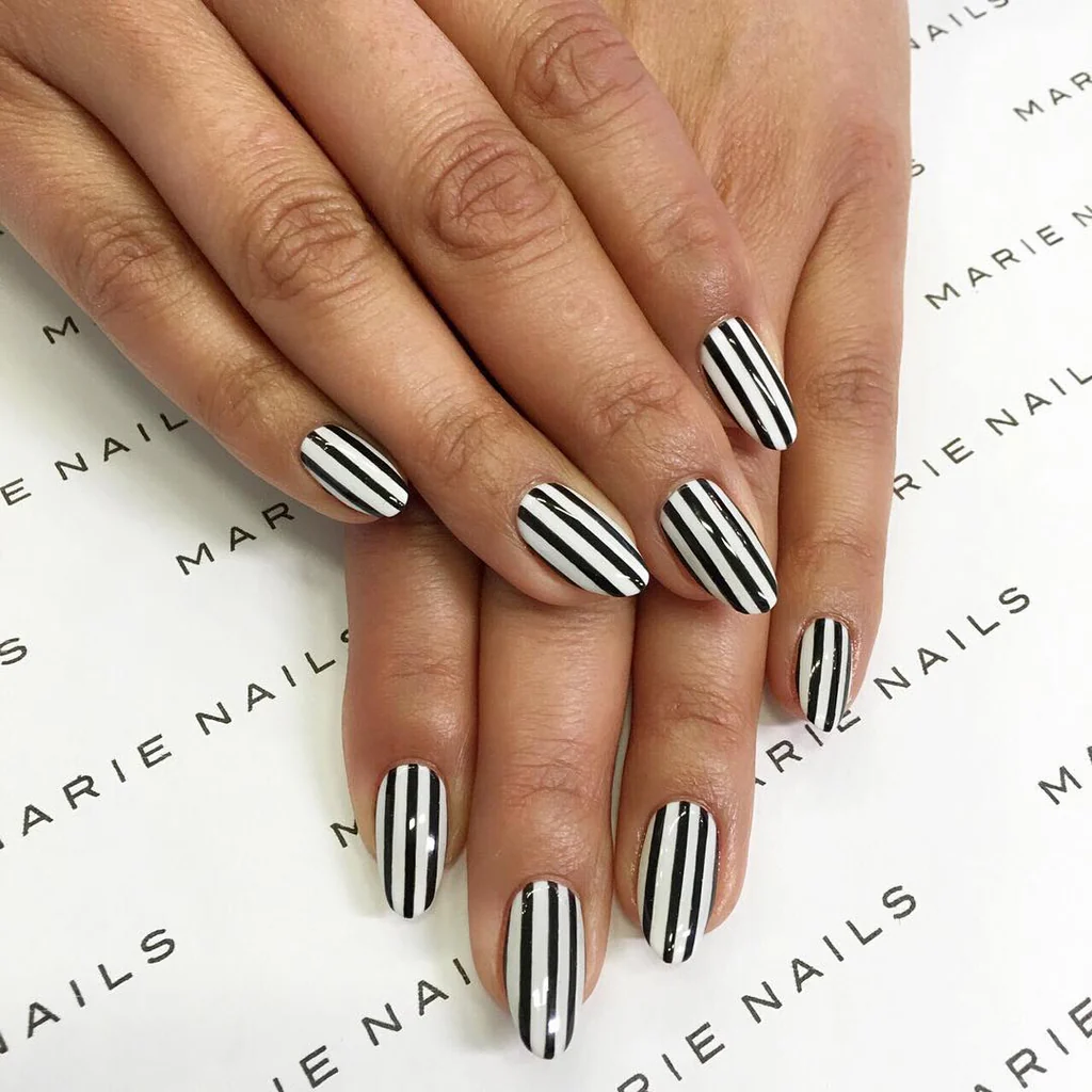 Black and White Stripes nails
