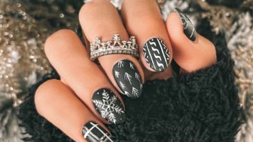 Mixed Pattern Christmas nails