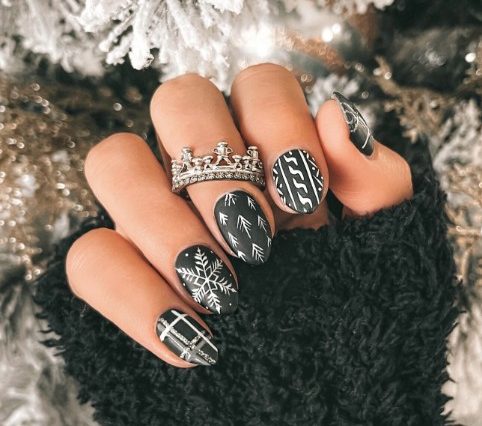 Mixed Pattern Christmas nails