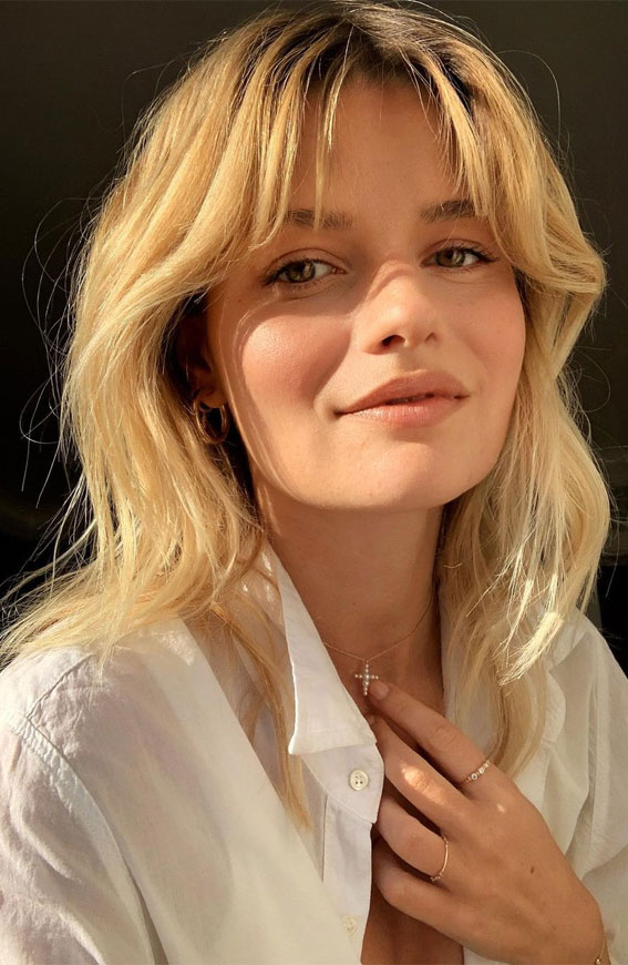 Soft Wispy Curtain Bangs with Beachy Waves