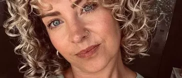 short curly hair for women over 40